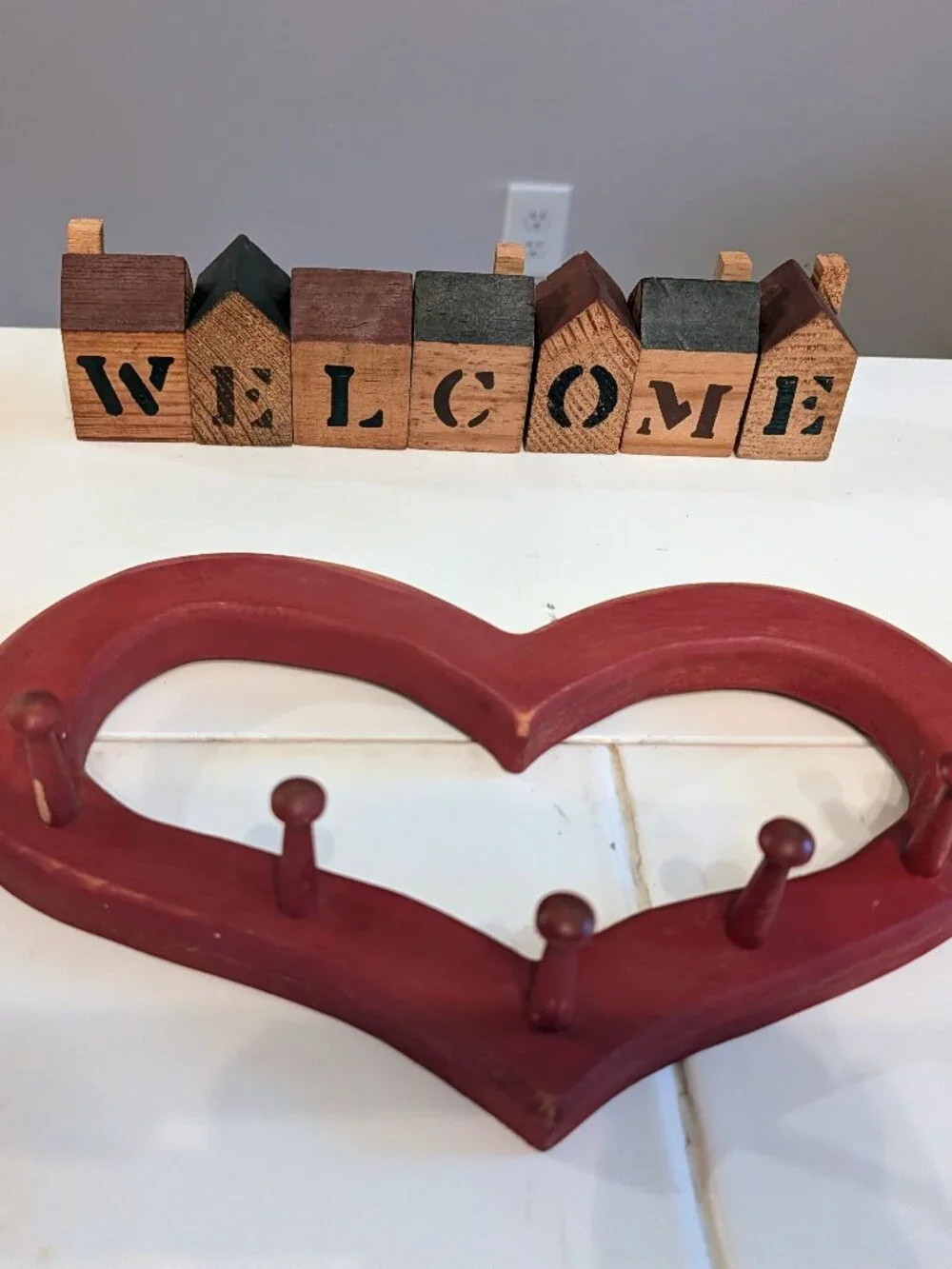 VTG Entryway Heart Hanging Key Holder & Welcome Village Houses Cottagecore 80s